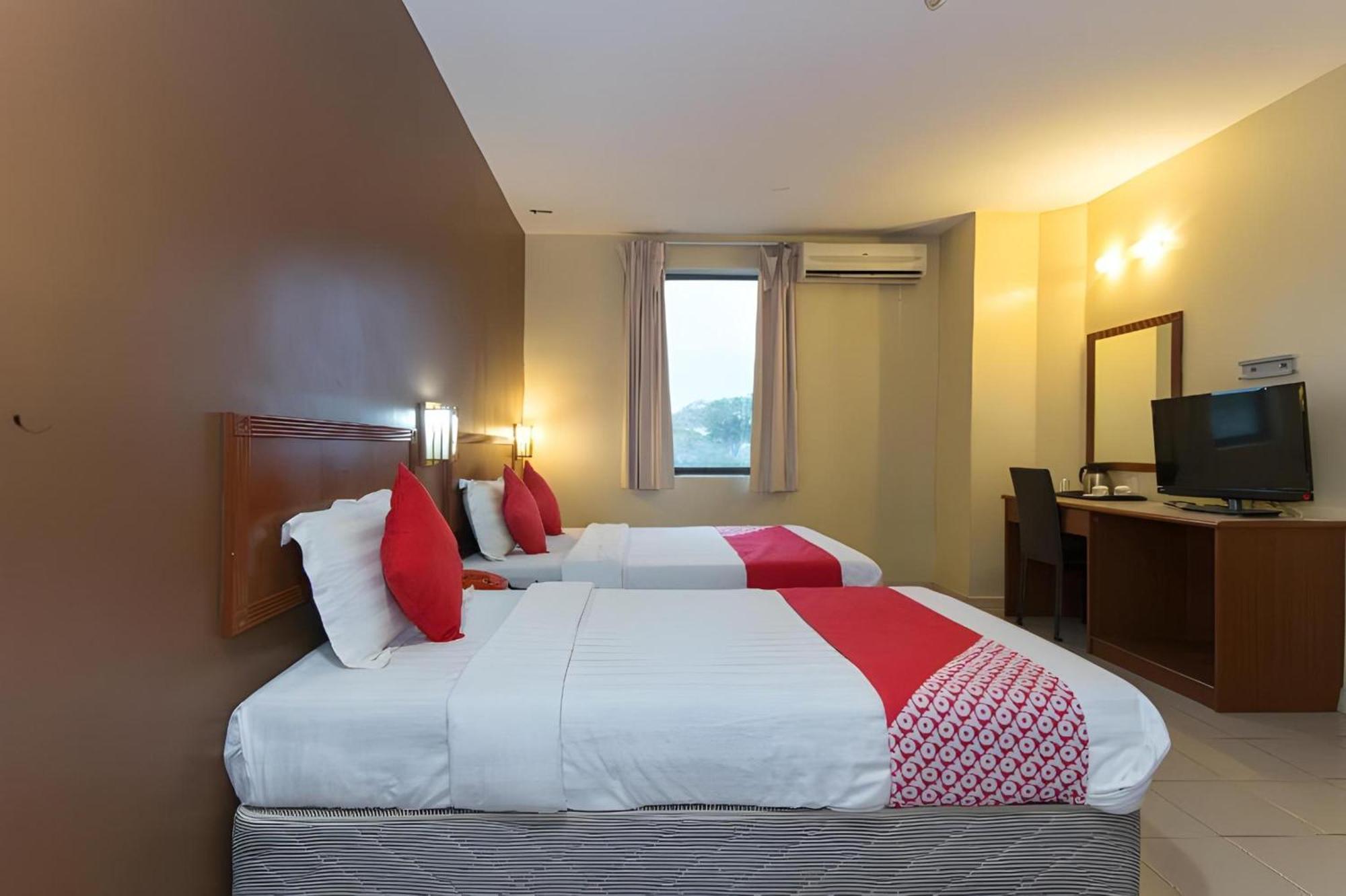 Super Oyo 447 Comfort Hotel Meru Klang Exterior photo