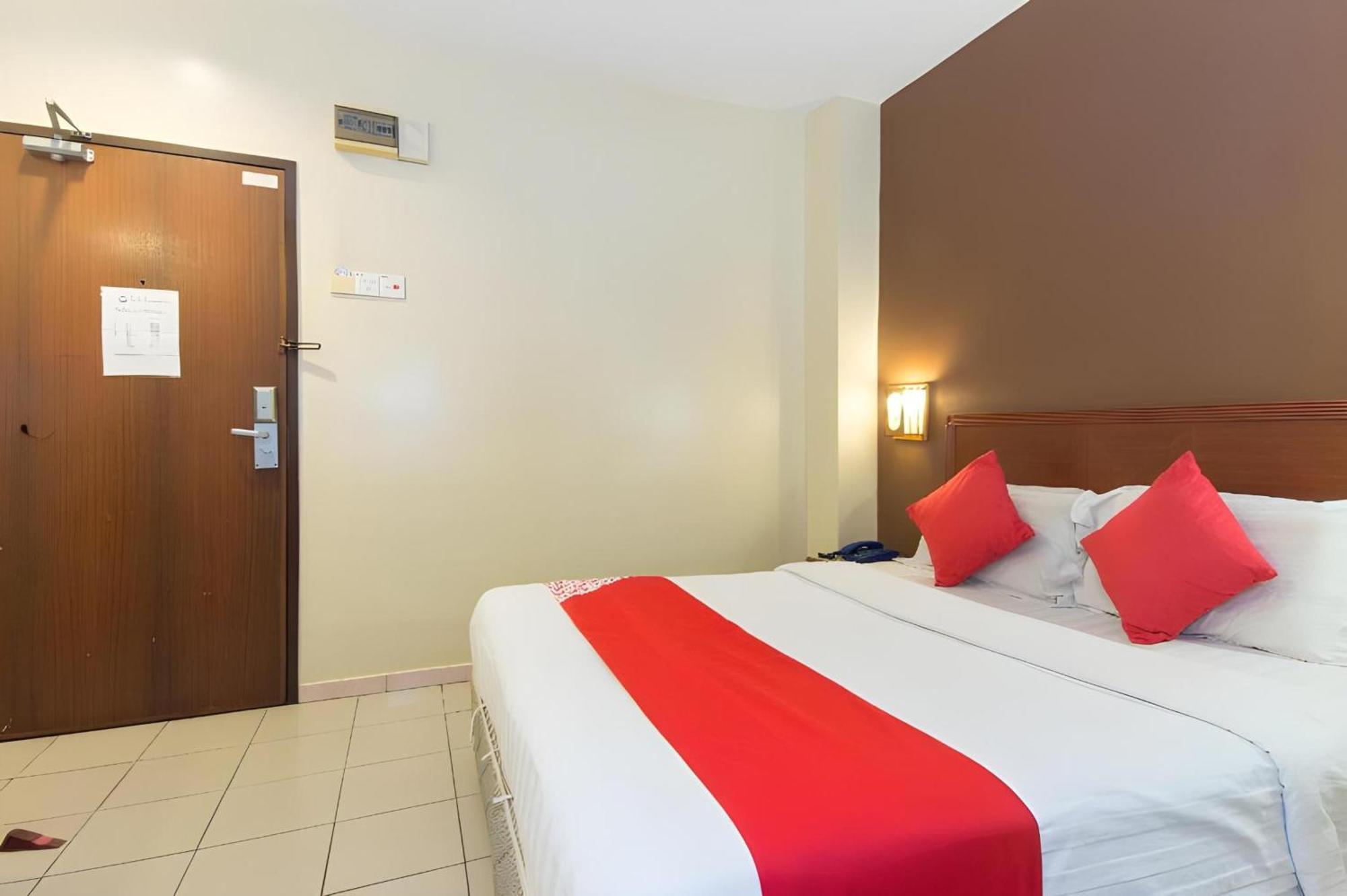 Super Oyo 447 Comfort Hotel Meru Klang Exterior photo