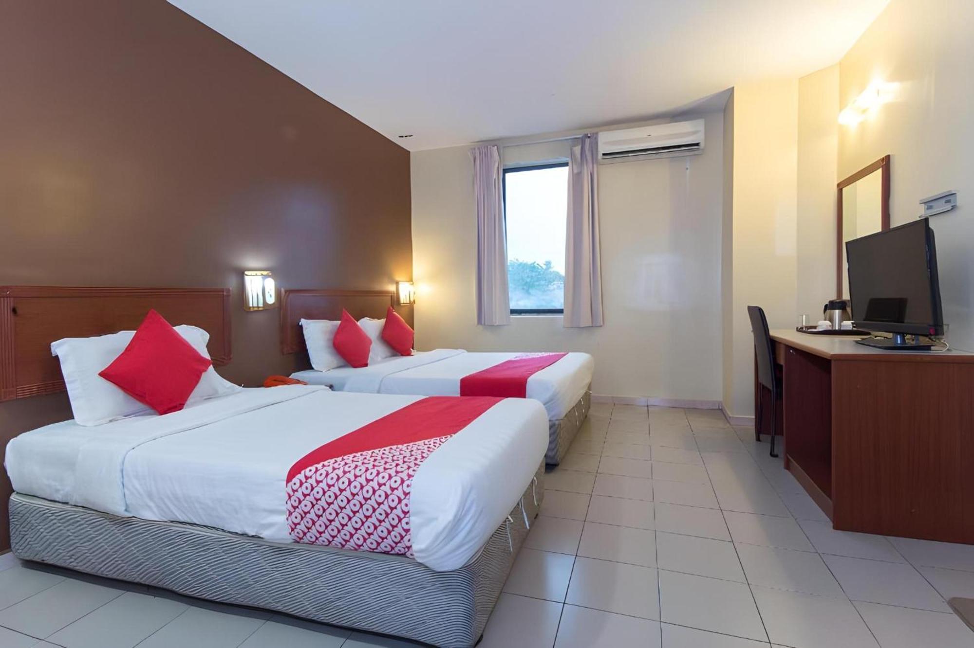 Super Oyo 447 Comfort Hotel Meru Klang Exterior photo